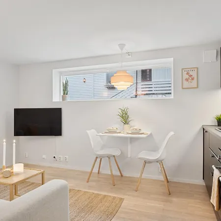 Modern With Wifi And New Furniture - Free Parking