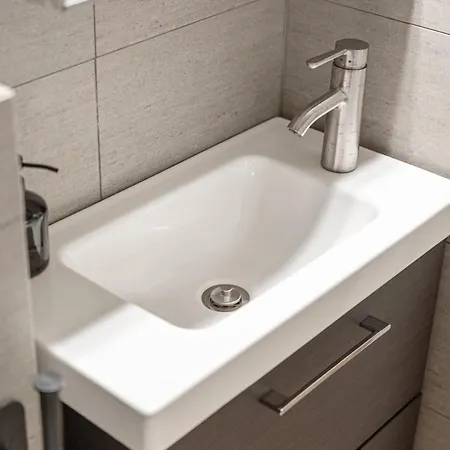 Modern With Wifi And New Furniture - Free Parking