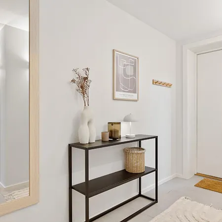Modern With Wifi And New Furniture - Free Parking Appartement *