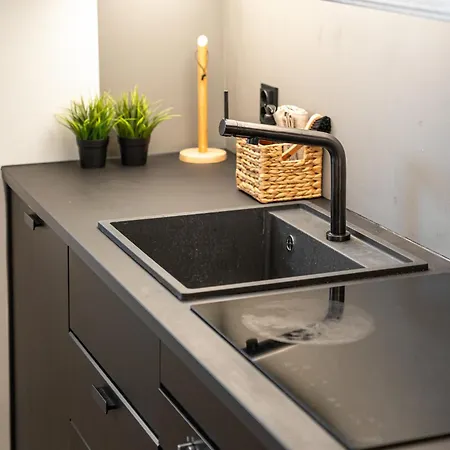 Apartmán Modern With Wifi And New Furniture - Free Parking *